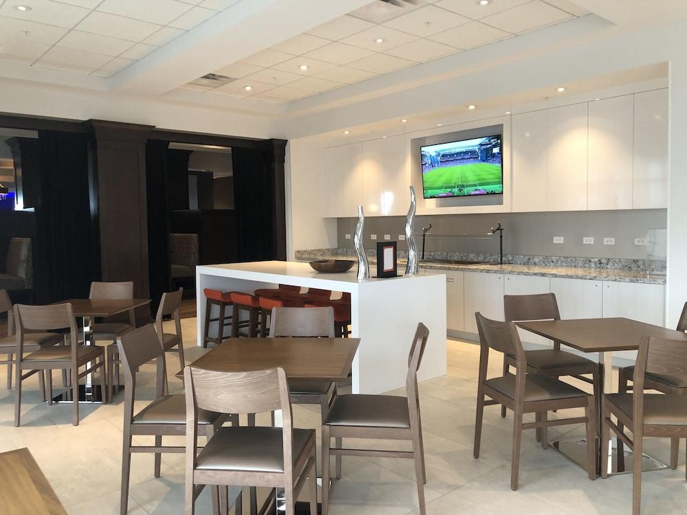 Hilton Garden Inn Denver/Торнтън Екстериор снимка