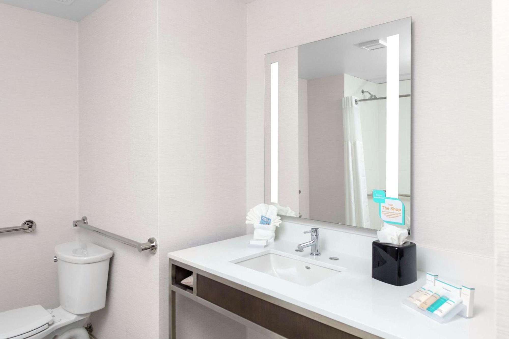 Hilton Garden Inn Denver/Торнтън Екстериор снимка